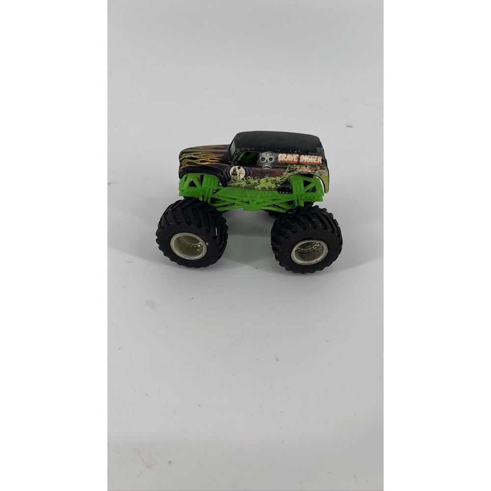 Monster Jam Grave Digger Green 1:64 Diecast Truck